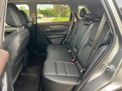 Used 2021 Nissan Rogue SV w/ Premium Package FWD image 27