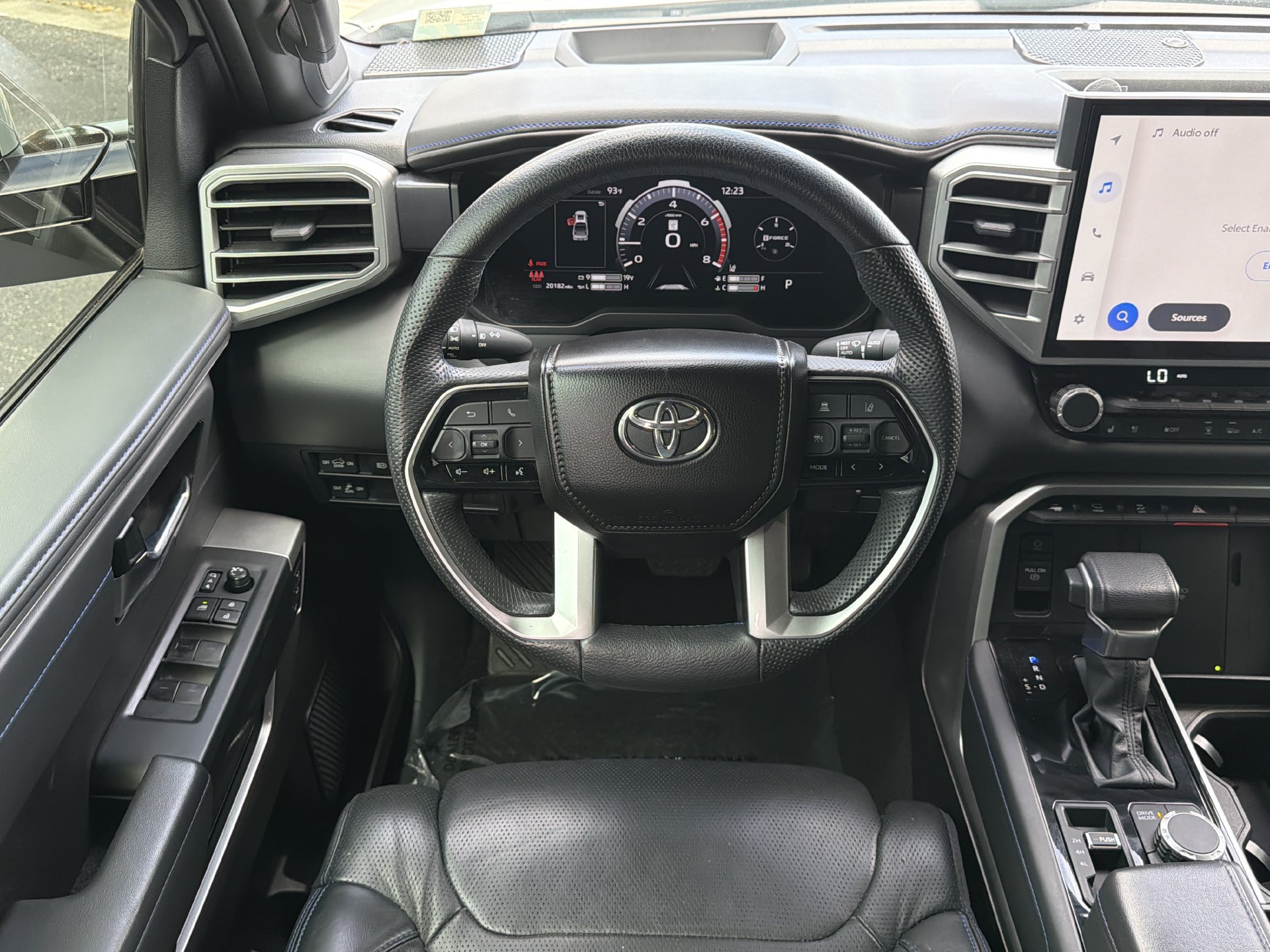 Used 2025 Toyota Tundra Platinum AWD/4WD image 14