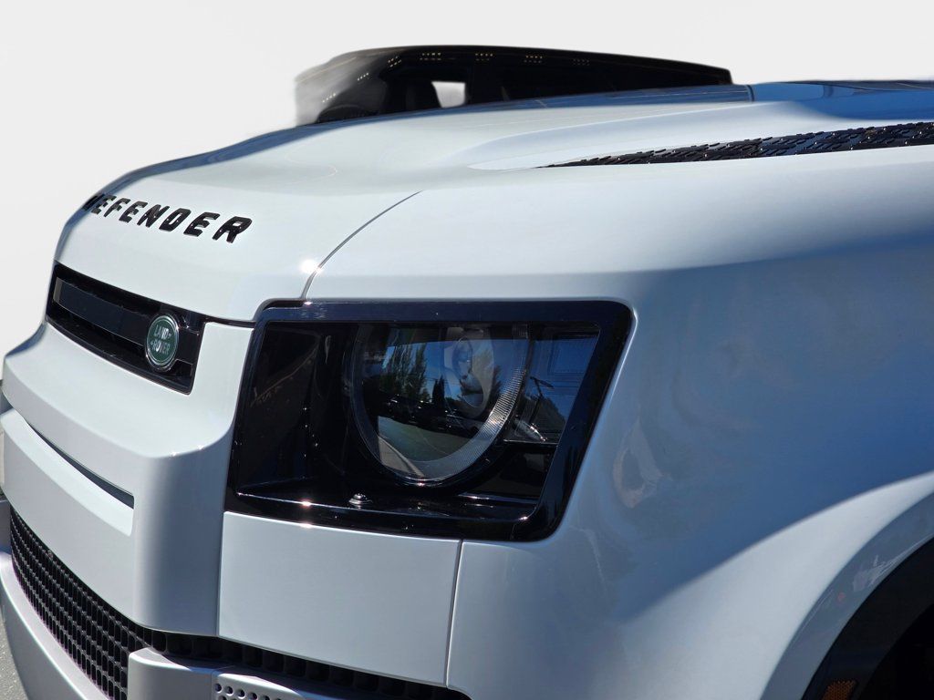 Used 2025 Land Rover Defender 110 S AWD/4WD image 36