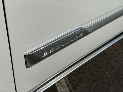 Used 2016 Cadillac Escalade ESV Platinum image 9