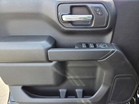 Used 2026 Chevrolet Silverado 1500 Custom RWD image 9