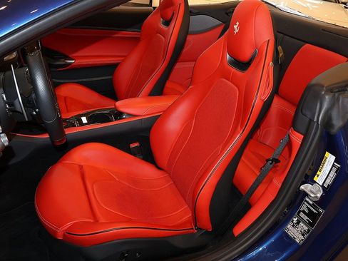 Certified 2022 Ferrari Portofino M M image 5