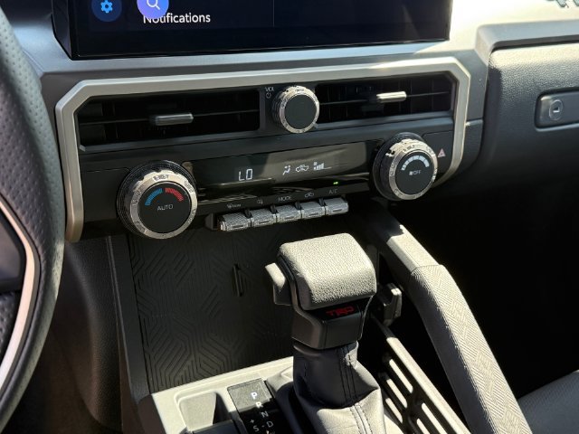 Used 2025 Toyota Tacoma TRD Sport AWD/4WD image 20