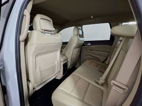 Used 2019 Jeep Grand Cherokee Limited image 22