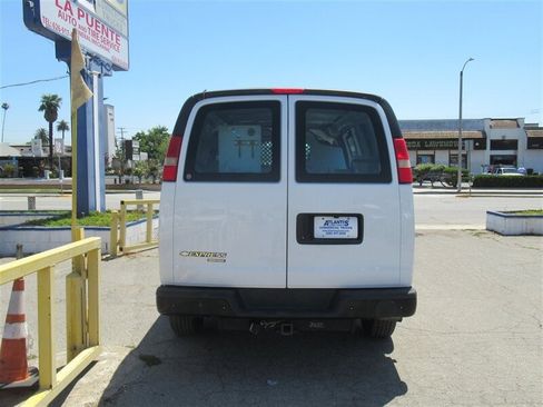 Used 2014 Chevrolet Express 2500 image 3