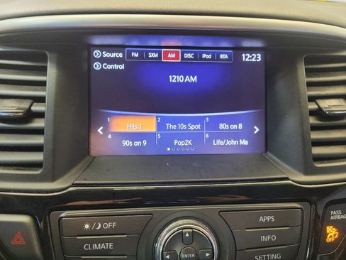 Used 2017 Nissan Pathfinder S AWD/4WD image 25