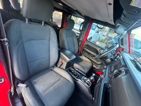 Used 2018 Jeep Wrangler Unlimited Sport S AWD/4WD image 21