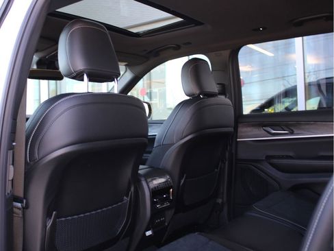 New 2026 Jeep Grand Cherokee L 4WD image 33