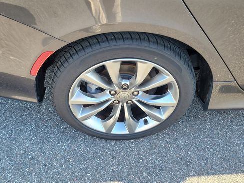 Used 2015 Chrysler 200 S w/ Navigation & Sound Group I FWD image 39