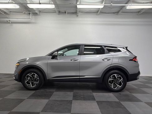 Used 2025 Kia Sportage LX image 4