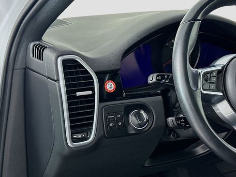 Certified 2022 Porsche Cayenne Coupe image 11