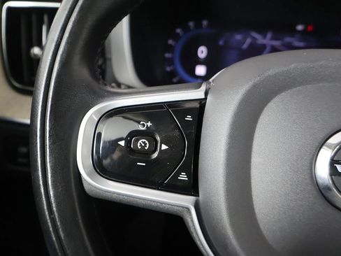 Used 2022 Volvo XC60 B6 Inscription w/ Climate Package image 43