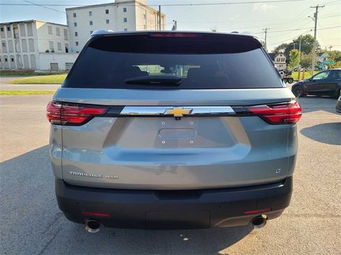 Used 2023 Chevrolet Traverse LT image 9