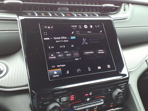 Used 2024 Jeep Grand Cherokee L Altitude image 8