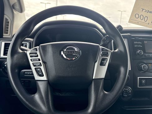 Used 2017 Nissan Titan S image 17