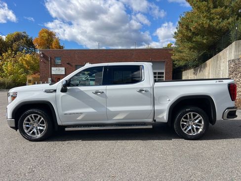 Used 2022 GMC Sierra 1500 SLT w/ X31 Off-Road Package image 2