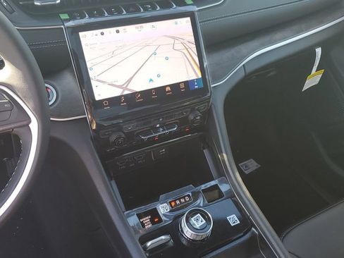 New 2025 Jeep Grand Cherokee Limited image 26