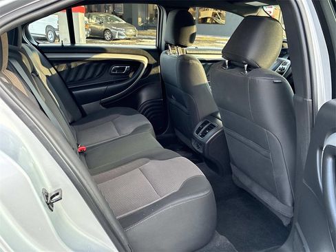 Used 2018 Ford Taurus SEL image 10