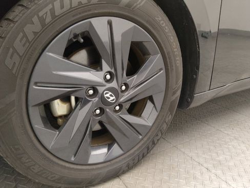 Used 2023 Hyundai Elantra SEL w/ Preferred Accessory Package image 31