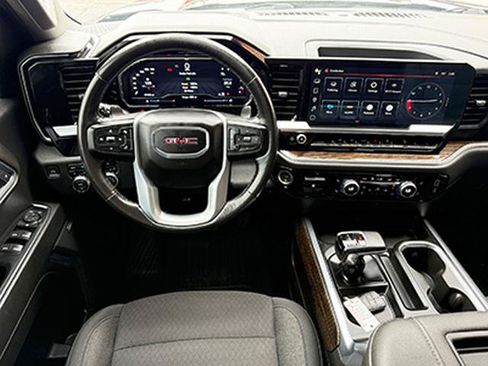 Used 2022 GMC Sierra 1500 Elevation w/ Preferred Package AWD/4WD image 11