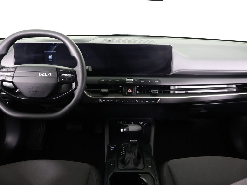Certified 2025 Kia K4 FWD image 33