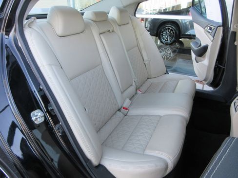 Used 2016 Nissan Maxima Platinum image 20