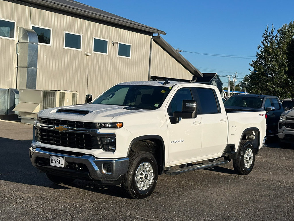 Used 2025 Chevrolet Silverado 2500 LT w/ Convenience Package AWD/4WD image 9