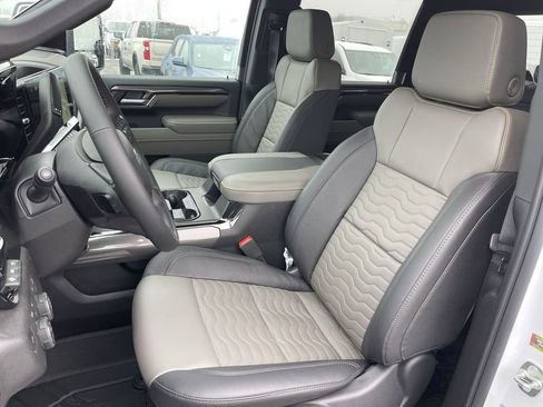 New 2026 Chevrolet Silverado 2500 ZR2 w/ LPO, Dark Essentials Package image 11