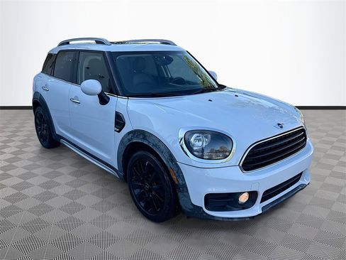 Used 2018 MINI Cooper Countryman w/ Premium Package image 4