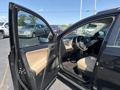 Used 2014 Toyota RAV4 XLE AWD/4WD image 18