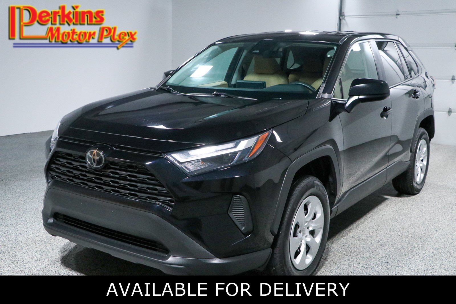 Used 2023 Toyota RAV4 LE AWD/4WD image 1