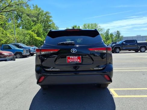 Used 2023 Toyota Highlander XLE AWD/4WD image 7