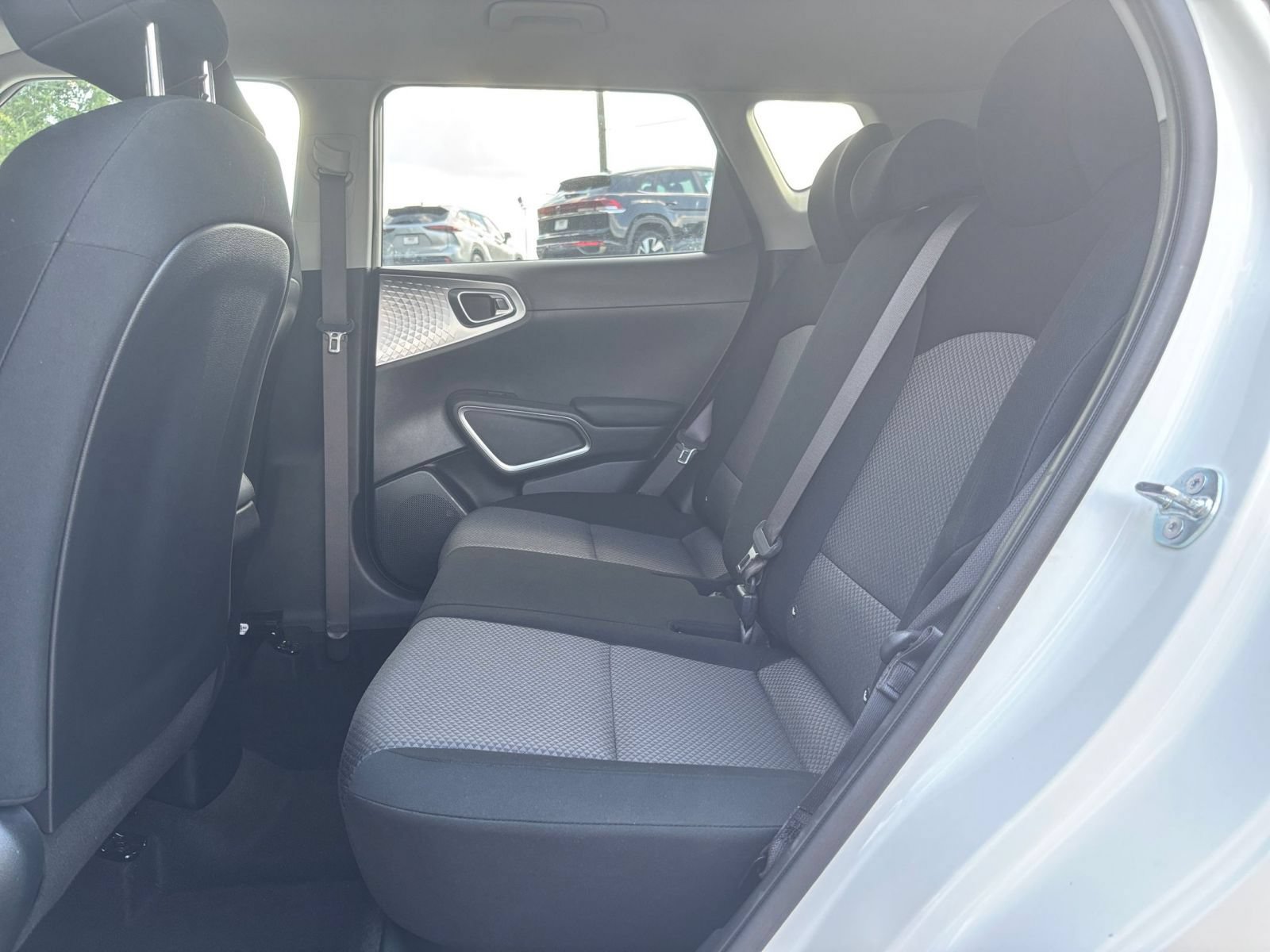 Used 2025 Kia Soul LX w/ LX Technology Package FWD image 21