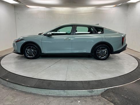 Used 2025 Kia K4 LXS image 2