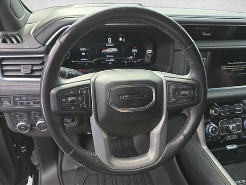 Used 2022 GMC Yukon Denali w/ Denali Ultimate Package image 18