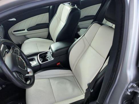 Used 2015 Dodge Charger SXT w/ AWD Premium Group image 8