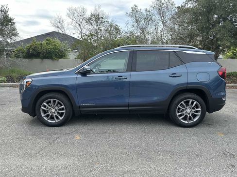Certified 2024 GMC Terrain SLT AWD/4WD image 3