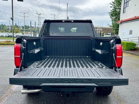 Certified 2025 Toyota Tacoma TRD Off-Road AWD/4WD image 24