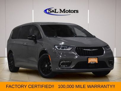 Certified 2025 Chrysler Pacifica Select
