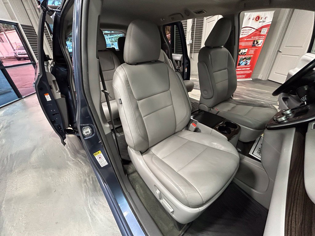 Used 2015 Toyota Sienna XLE FWD image 4