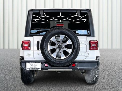 Used 2019 Jeep Wrangler Unlimited Sahara w/ Uconnect 4C Nav & Sound Group AWD/4WD image 5