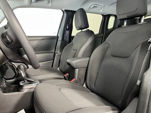 Used 2023 Jeep Renegade Altitude AWD/4WD image 17