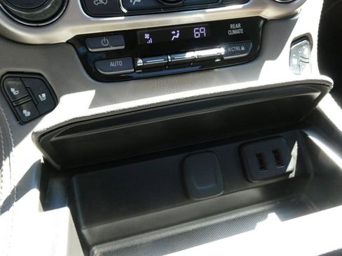 Used 2019 GMC Yukon Denali w/ Denali Ultimate Package image 36