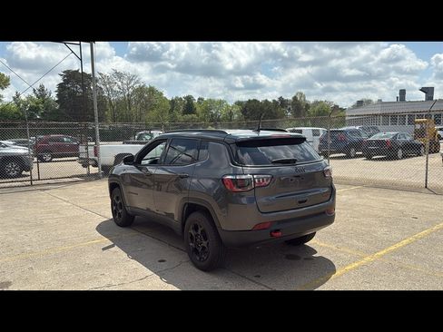 Used 2023 Jeep Compass Trailhawk image 4