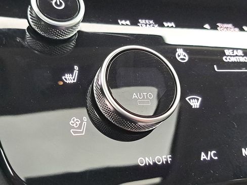 Used 2025 INFINITI QX60 Luxe w/ Vision Package image 16