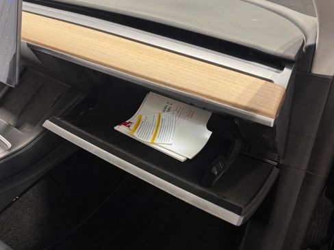 Used 2021 Tesla Model Y Long Range image 20