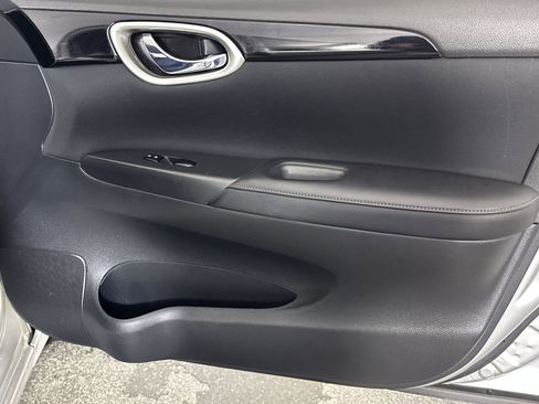 Used 2017 Nissan Sentra SV image 35