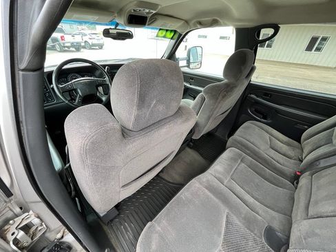 Used 2006 Chevrolet Silverado 2500 LS AWD/4WD image 15
