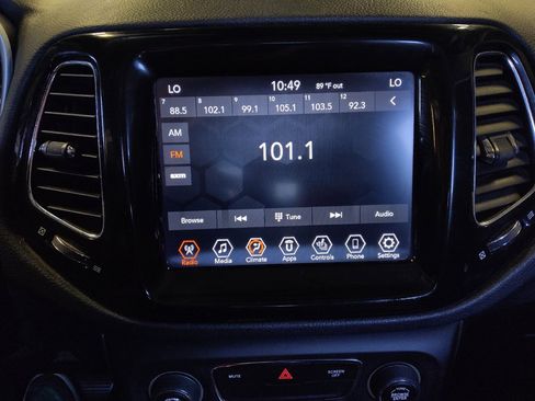 Used 2019 Jeep Compass Limited AWD/4WD image 25