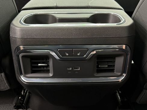 Used 2025 GMC Sierra 3500 Denali w/ Denali Reserve Package image 39